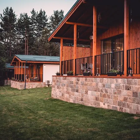 Dakota Forest Retreat Villa *