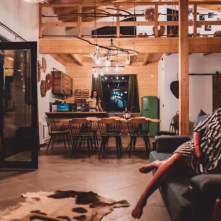 Dakota Forest Retreat Villa *