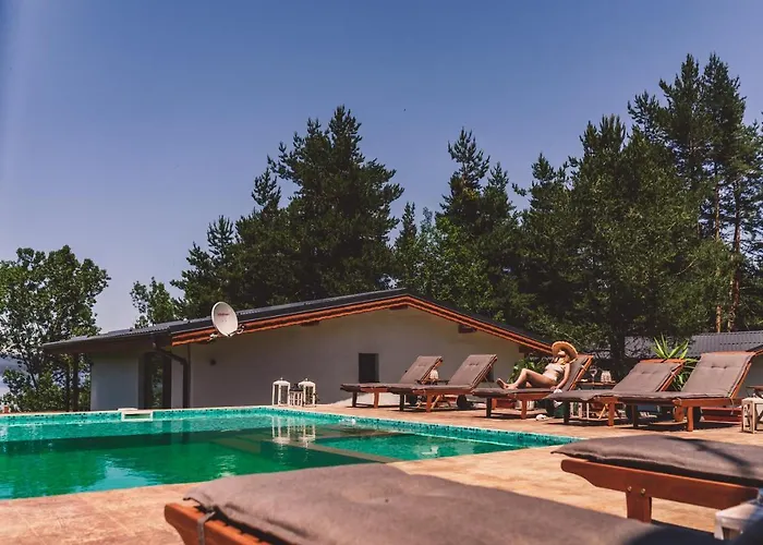 Dakota Forest Retreat Villa *