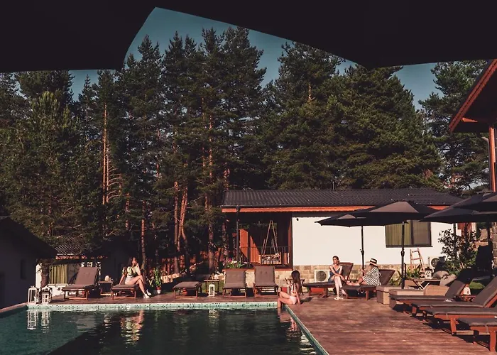 Dakota Forest Retreat Villa *